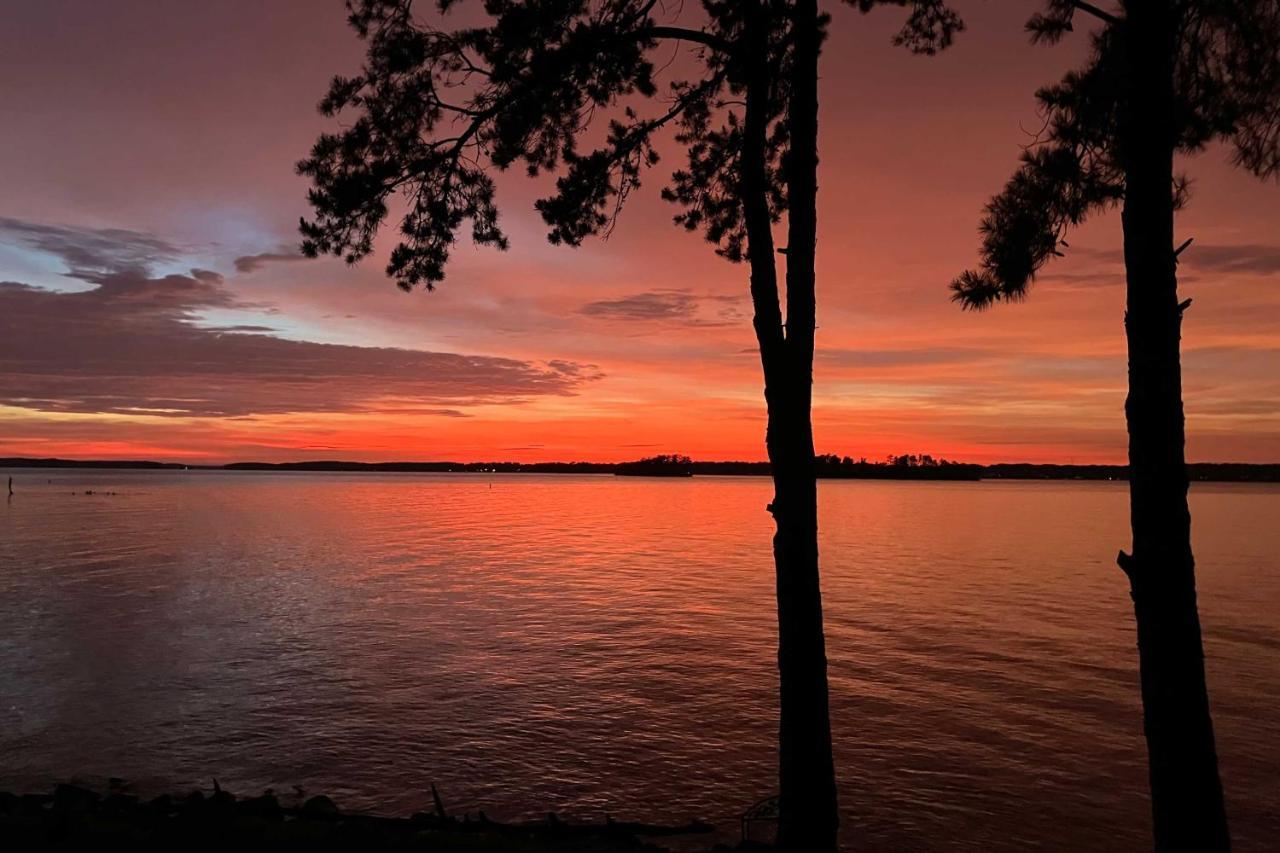 Gilbert Lakefront Retreat With Private Dock! Hollywood Point Buitenkant foto